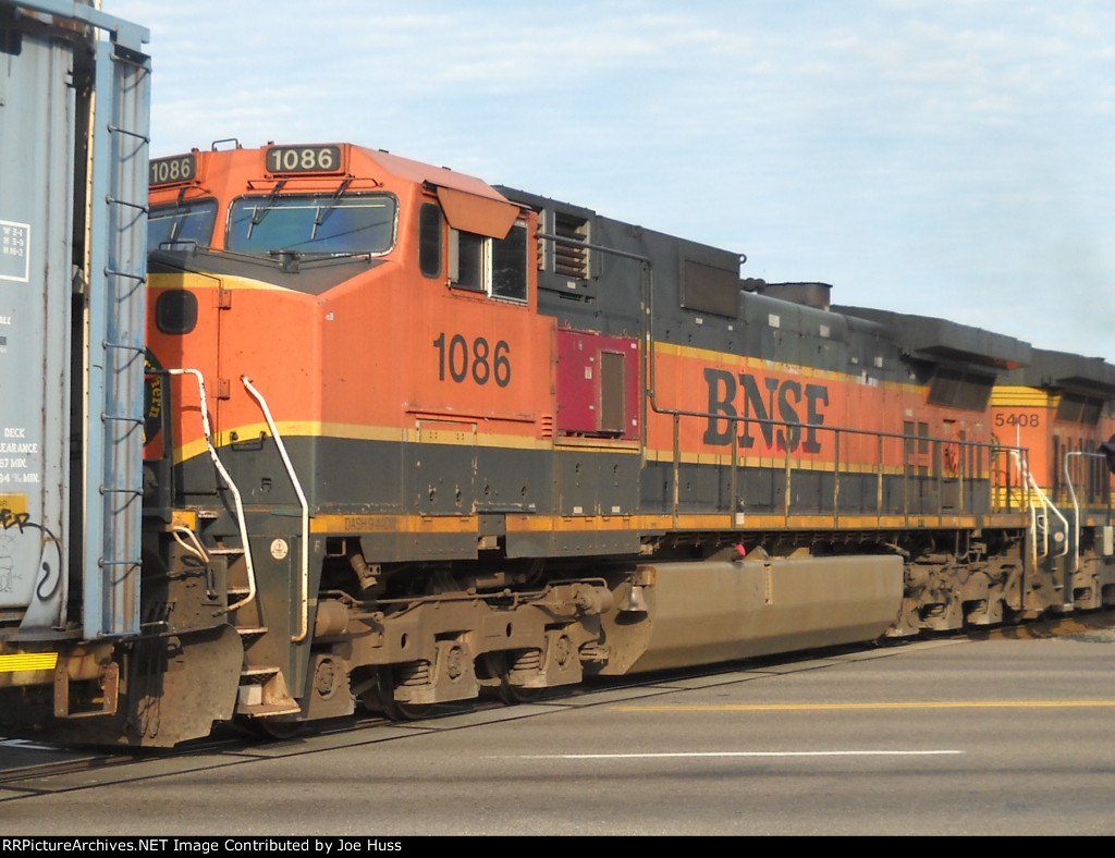 BNSF 1086